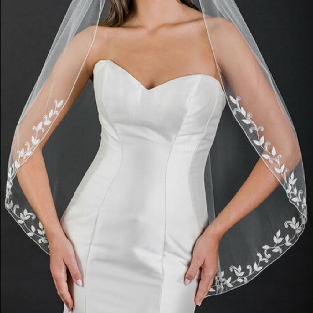 Fingertip Veil